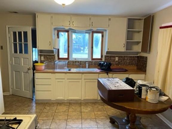 2nd image of 81 N Morse St