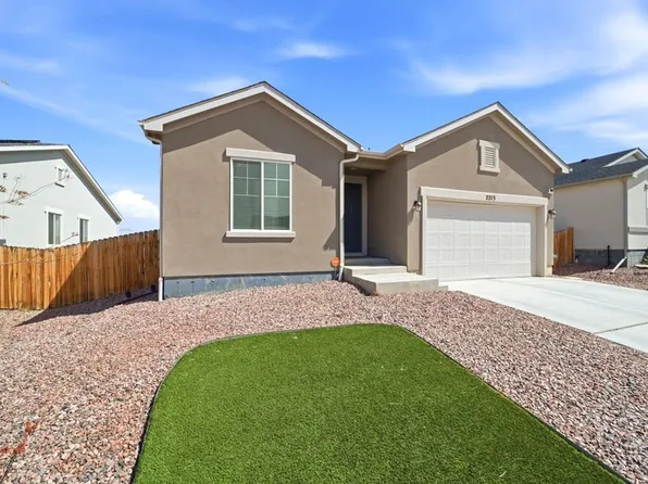 2213 Sunrise Ln, Pueblo, CO 81008