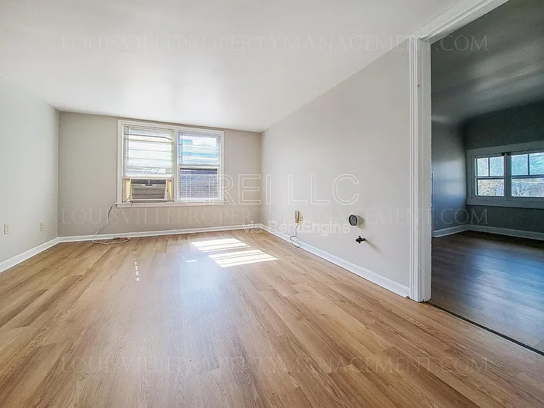 1035 Baxter Ave #3 — Photo 5