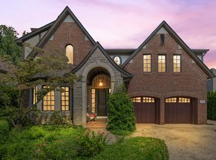 699 Abbey Rd, Birmingham, MI 48009