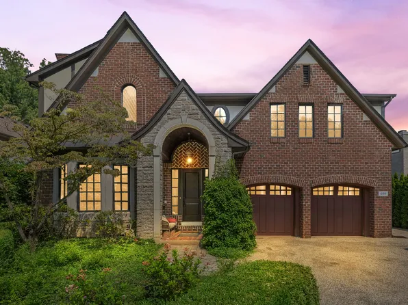 699 Abbey Rd, Birmingham, MI 48009