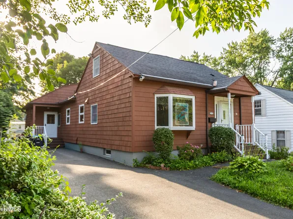 28 Adelaide Ave, Pittsfield, MA 01201