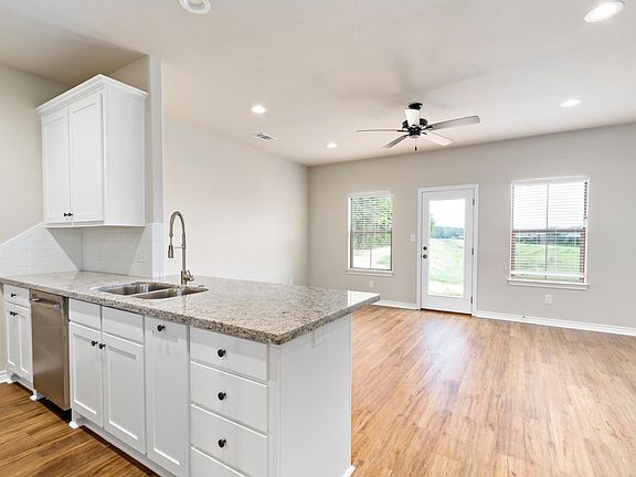 4th image of 5670 Shadowbend Cir W #103
