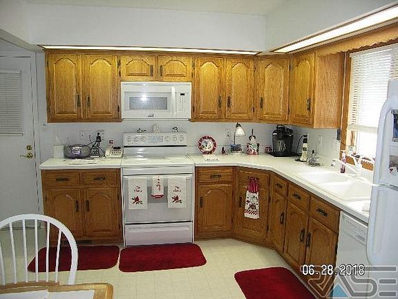2nd image of 105 E Lincoln St