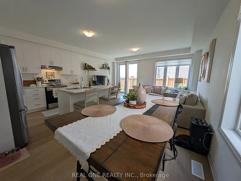 109 Sagewood Ave N — Photo 3