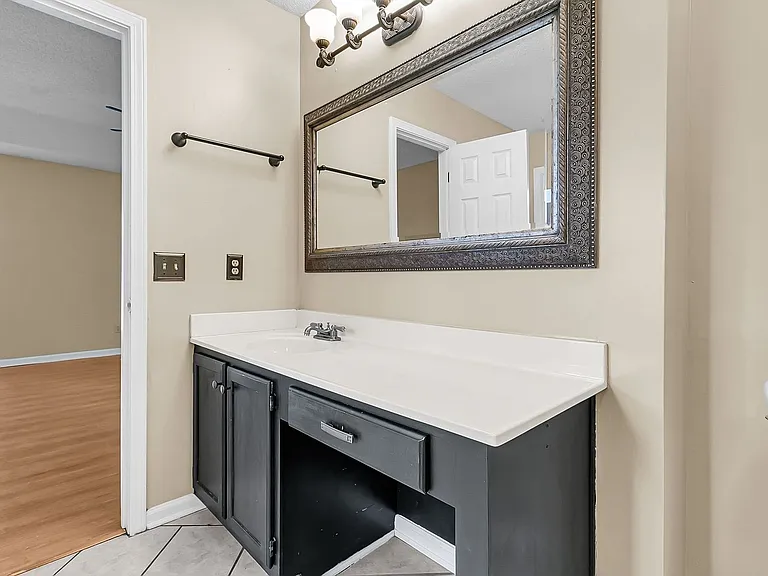 111 Hopper Dr — Photo 29