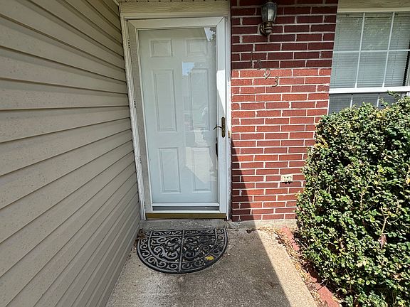 2nd image of 1591 N Doulton Dr #1591