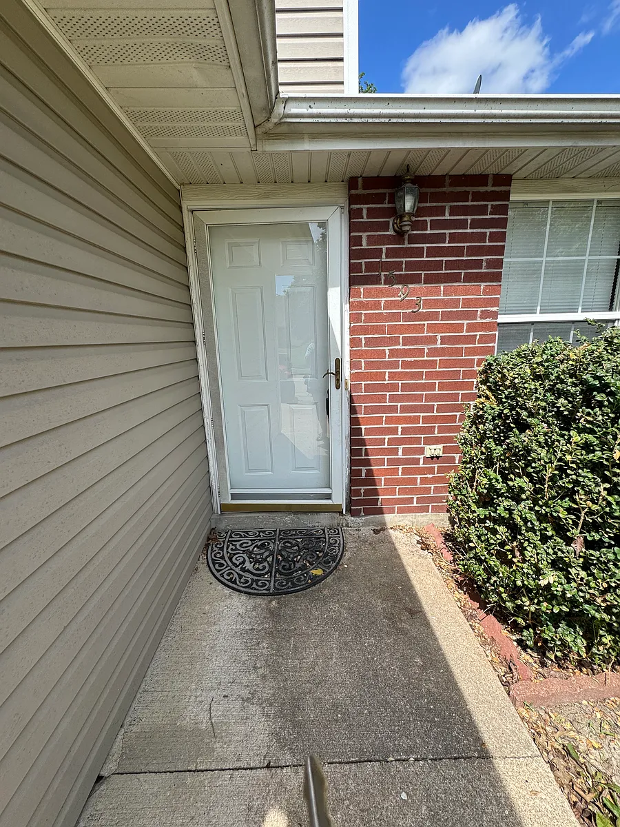 Building Photo - 1591 N Doulton Dr #1591