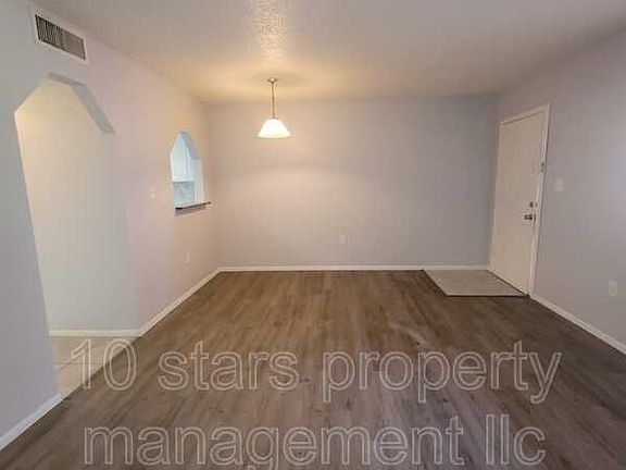 3rd image of 4725 39th Ave N APT 105