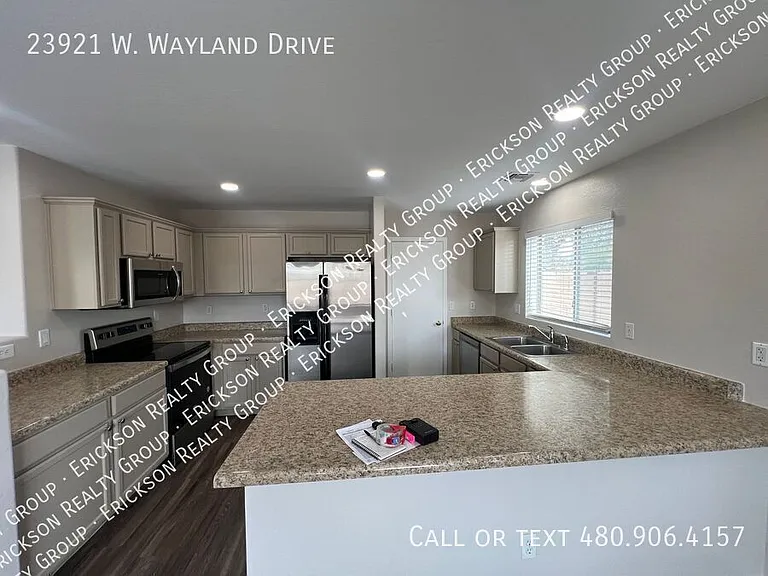 23921 W Wayland Dr — Photo 11