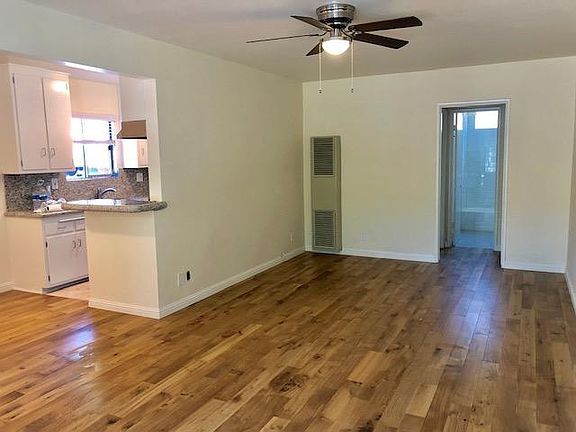 5th image of 10815 Morrison St #3