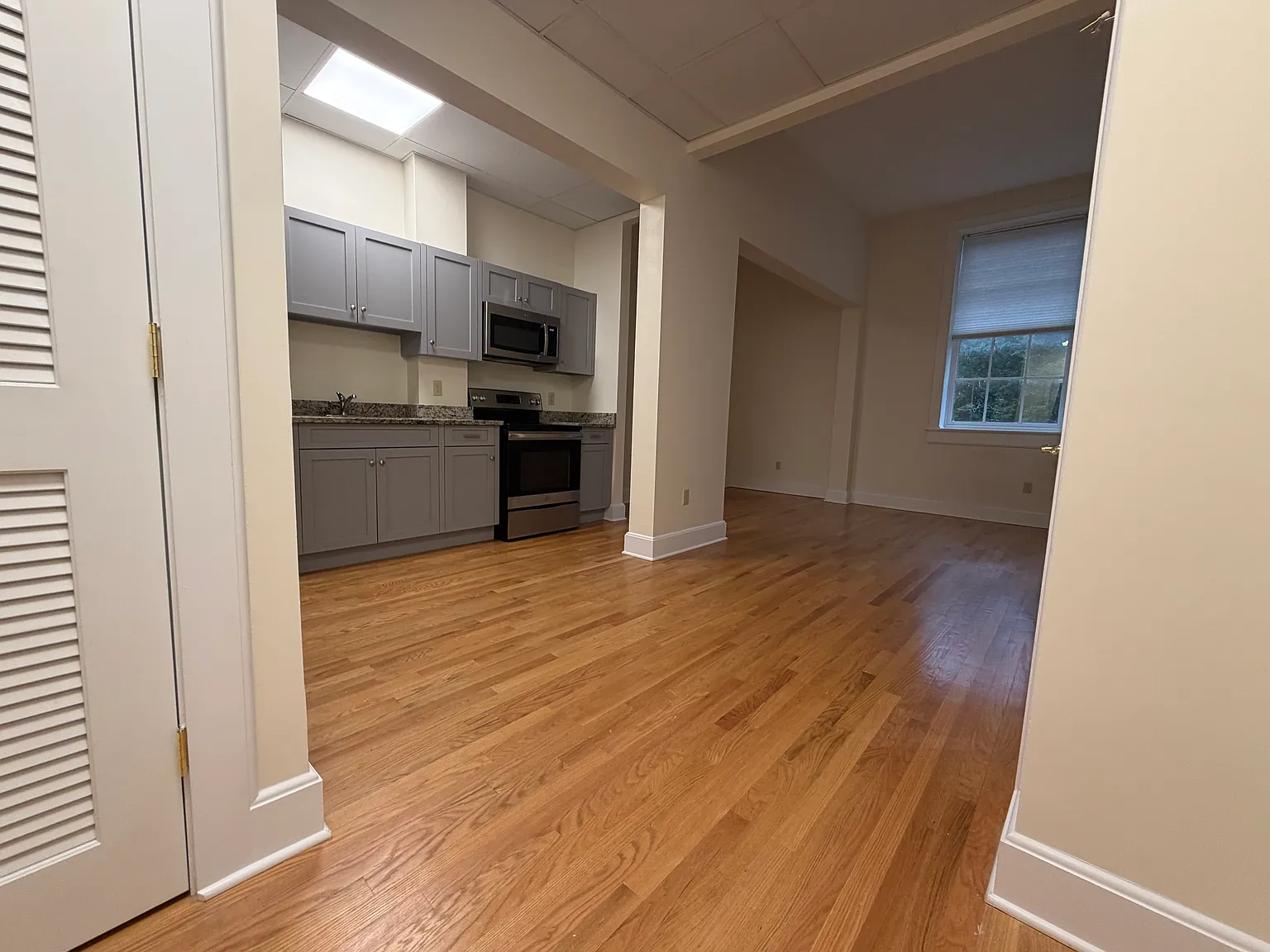 1 bed, 700 sqft, $1,595 — Photo 2