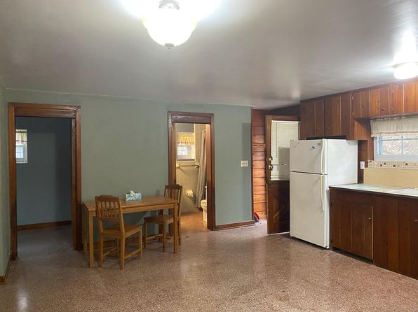 14 Foothill Ln
