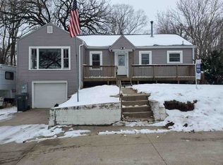 2106 Vine St, Cedar Falls, IA 50613