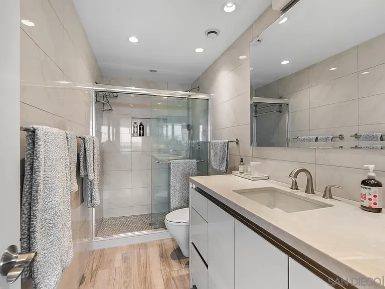 1810 Avenida Del Mundo #1606 — Photo 30