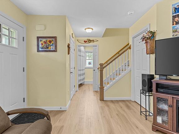 3rd image of 131 Lincoln Avenue