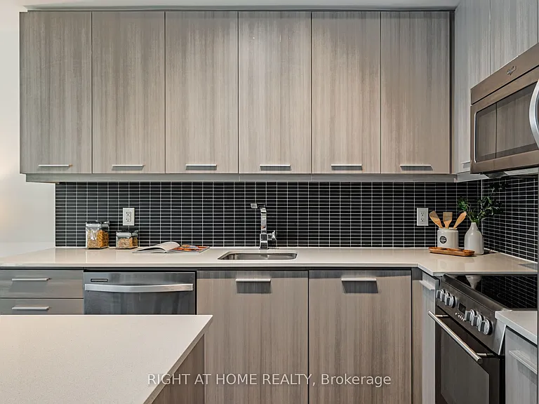 105 George St #312 — Photo 10