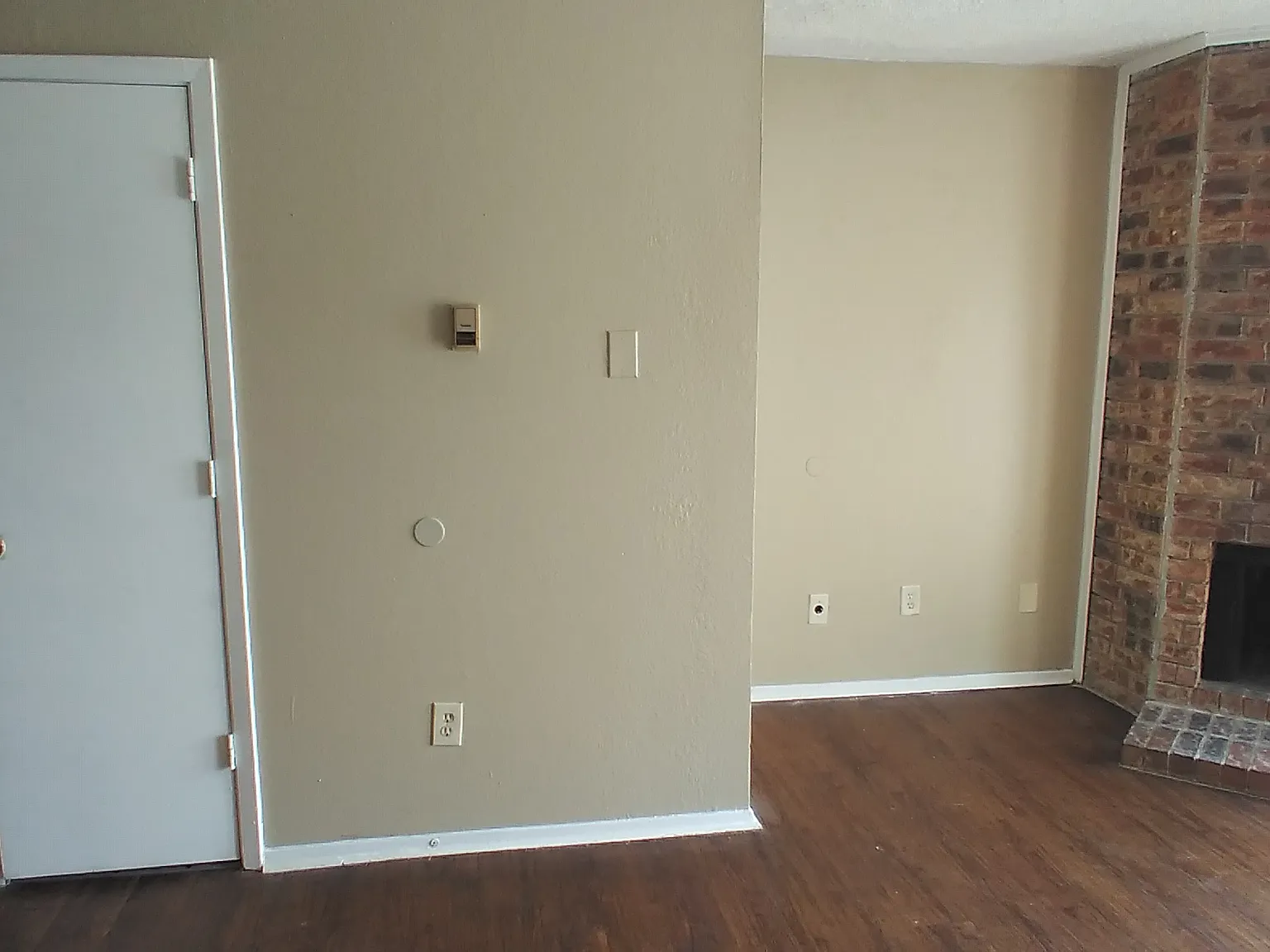 2 bed, 1.5 bath, 915 sqft, $1,500 — Photo 4