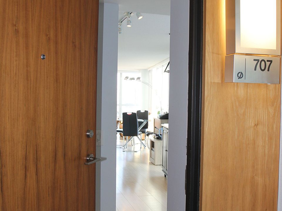 1st image of 75 Queens Wharf Rd Unit 707