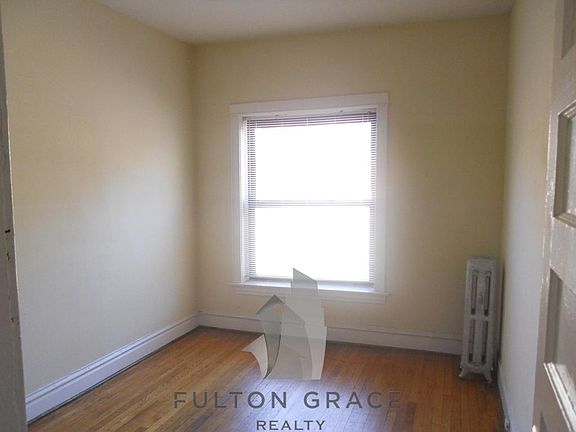 5th image of 947 W Cullom Ave APT 03