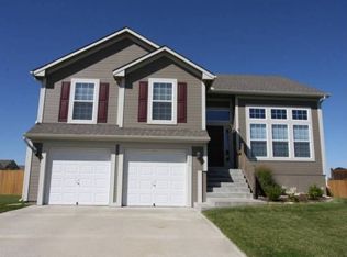 646 S Pine St, Gardner, KS 66030
