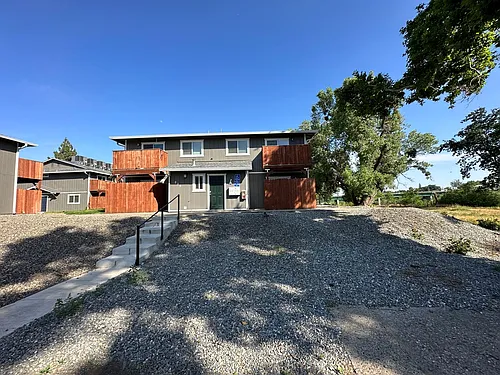 lakeside835 Photo 1