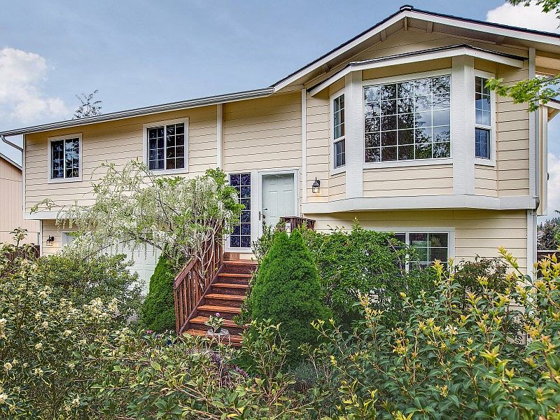 1st image of 5620 73rd Ave NE
