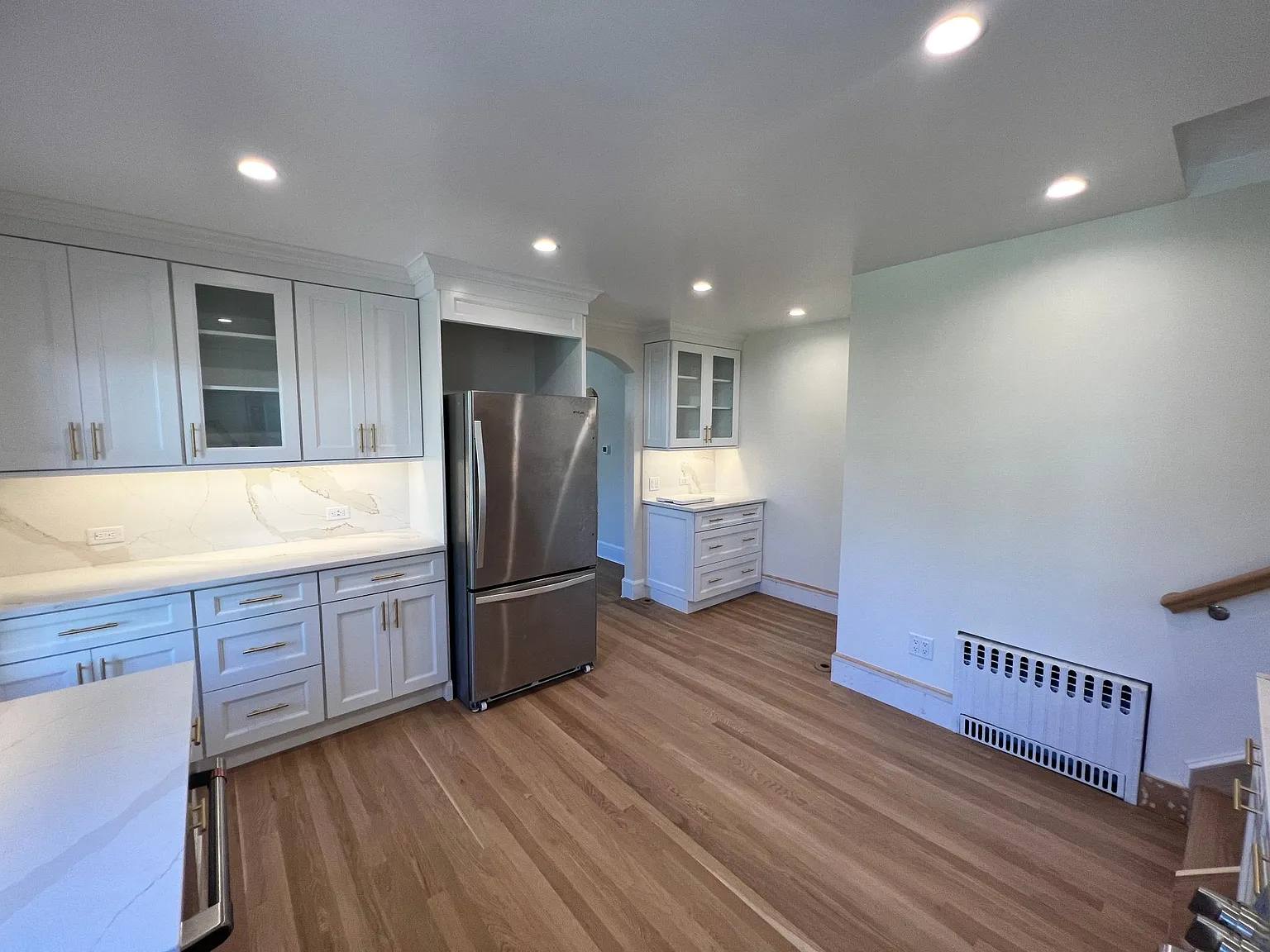 5 bed, 2300 sqft, $7,300 — Photo 3