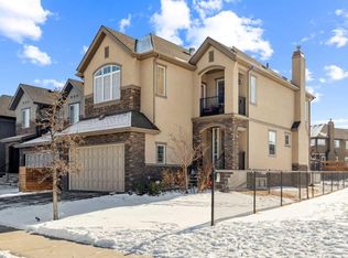 33 N Quarry Hts SE, Calgary, AB T2C5H7