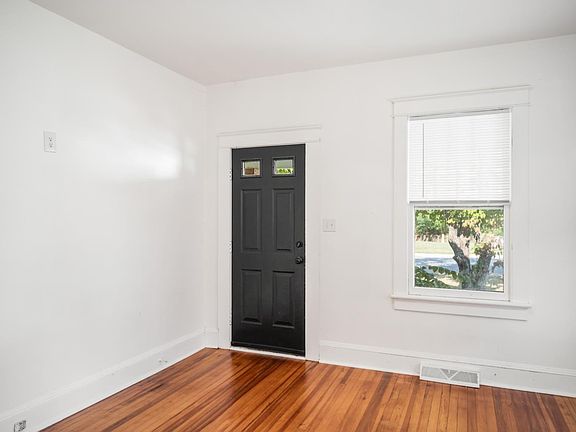 5th image of 527 Eldon St