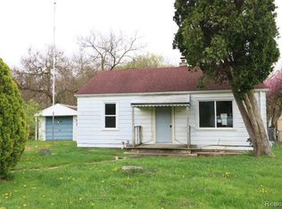 1119 W Klein St, Mount Morris, MI 48458