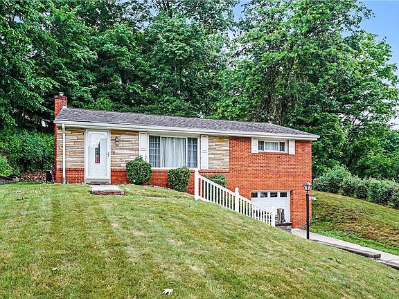 3rd image of 104 Longmount Dr