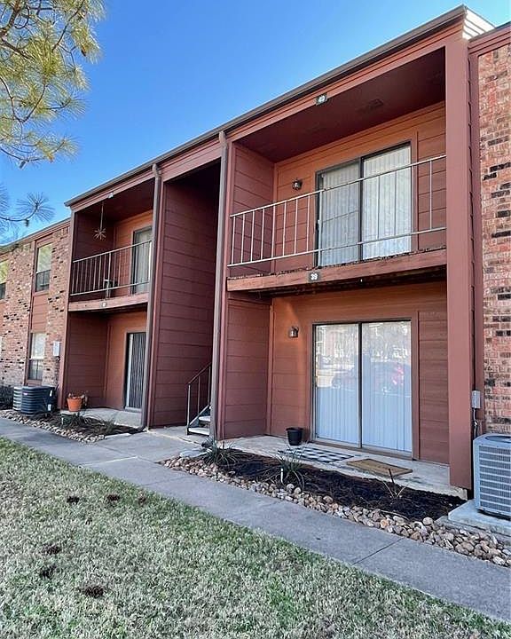 1st image of 904 University Oaks #40
