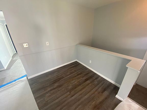 4th image of 23290 Blackett Ave