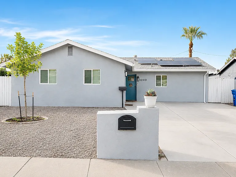 1040 E Highland Ave — Photo 10