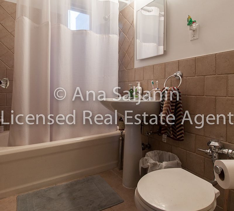 1st image of 3083 Crescent St S APT 3E