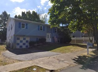 39 Eakman Dr, Garnerville, NY 10923