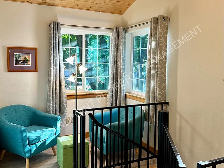612 Poplar St #1 — Photo 15