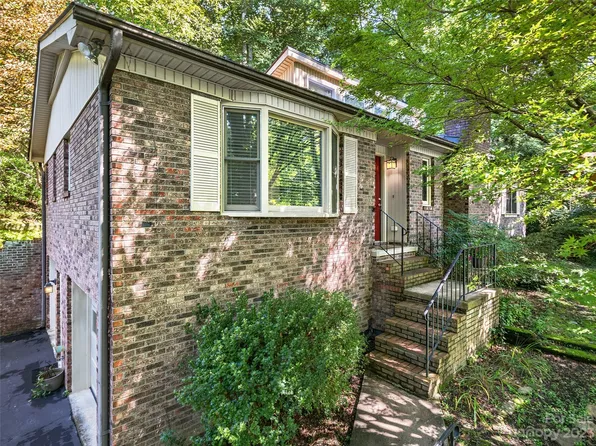 326 Colony Ln, Hendersonville, NC 28791