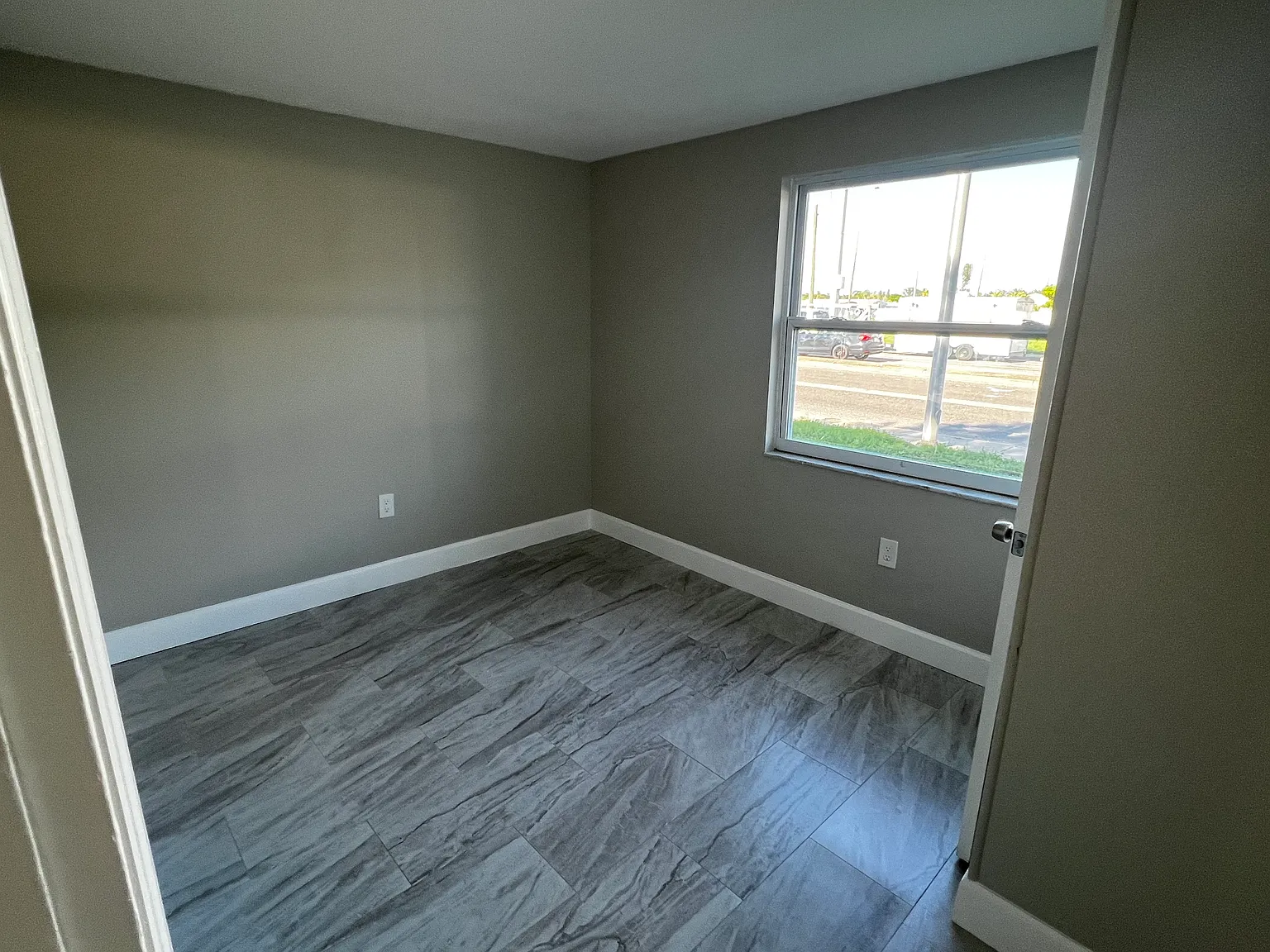 2 bed, 800 sqft, $1,800 — Photo 4