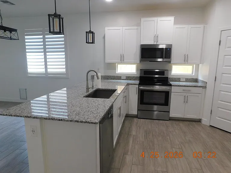 13559 N 174th Ave — Photo 7