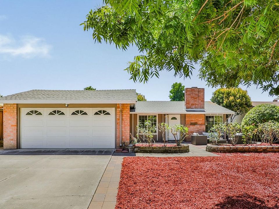 1st image of 2734 Royalvale Way