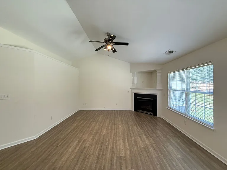 1040 Treble Ct — Photo 6