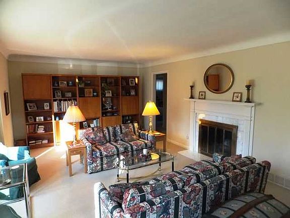 2nd image of 2944 Hardale Blvd