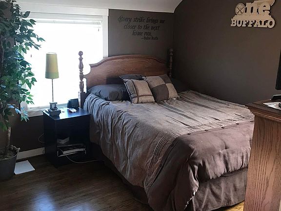 4th image of 136 Woodward Ave #1