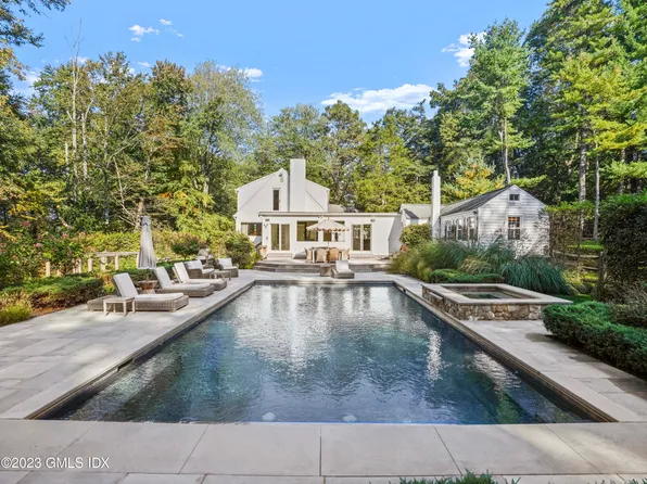 156 Pinewood Rd, Stamford, CT 06903