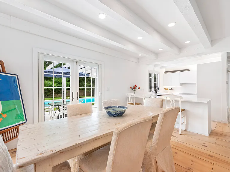 57 Osborne Ln — Photo 6
