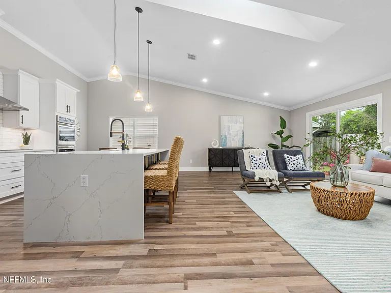 401 Pheasant Run — Photo 10