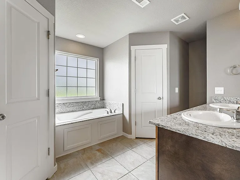 3757 Deerhurst St — Photo 12