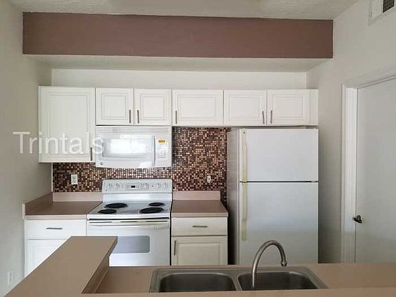 2nd image of 5500 Metrowest Blvd APT 14-105